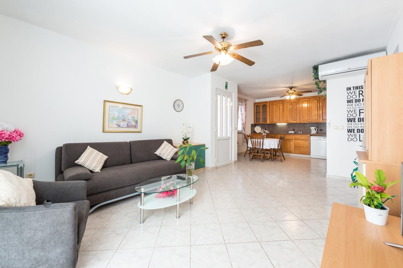 Apartma View Port