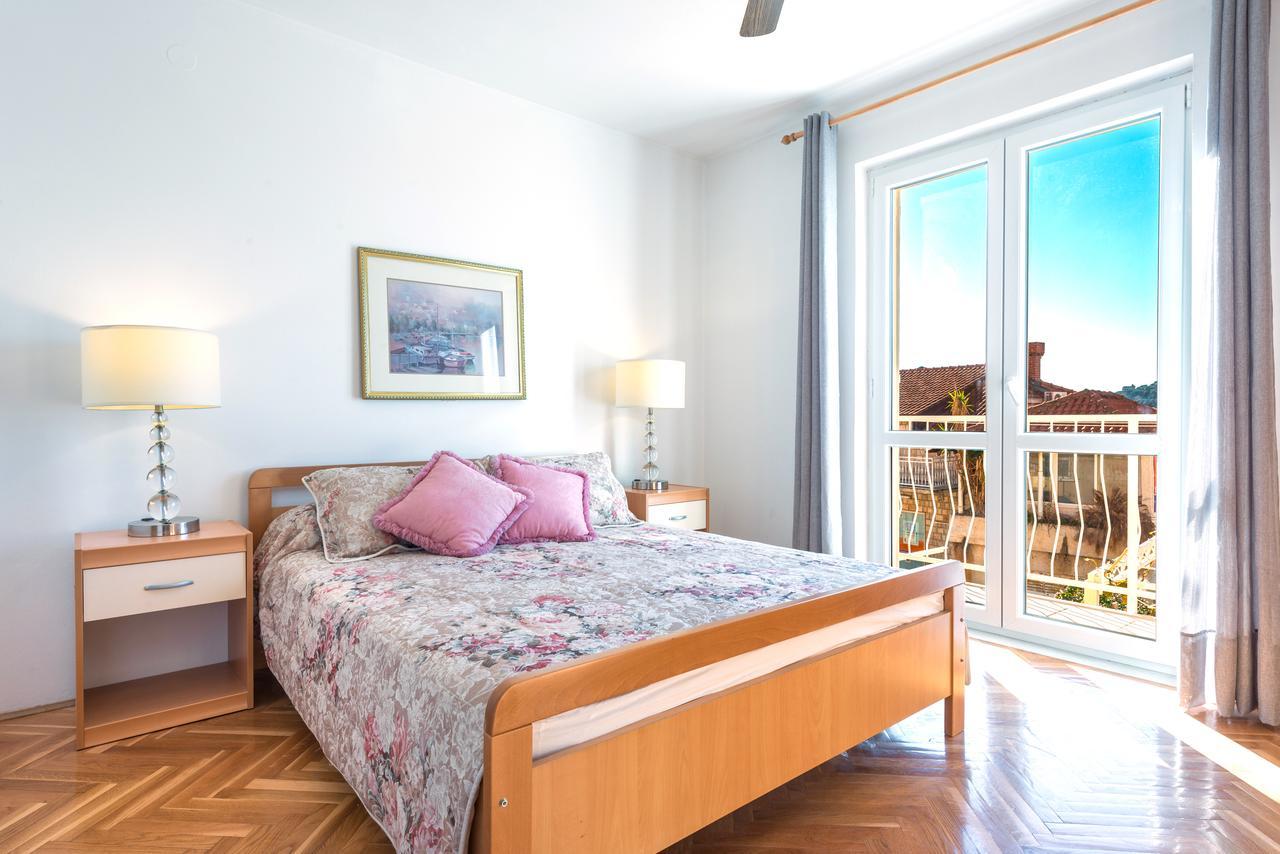 View Port Apartma *